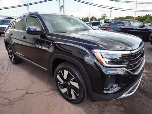 Used 2025 Volkswagen Atlas Cross Sport SEL AWD/4WD image 3