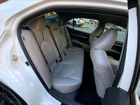 Used 2023 Toyota Camry SE image 19