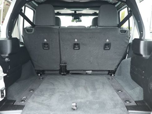 Used 2024 Jeep Wrangler Unlimited Sport AWD/4WD image 10