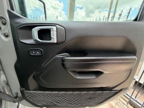 Used 2021 Jeep Wrangler Unlimited Sport AWD/4WD image 37
