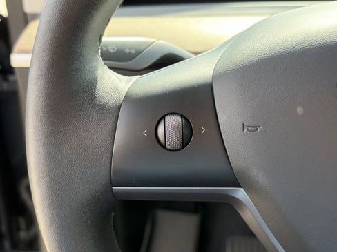 Used 2023 Tesla Model Y Long Range image 16