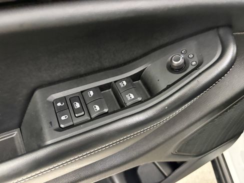 Used 2025 Jeep Grand Cherokee L Laredo AWD/4WD image 27