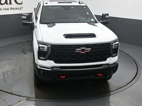 New 2026 Chevrolet Silverado 2500 ZR2 w/ LPO, Dark Essentials Package image 24