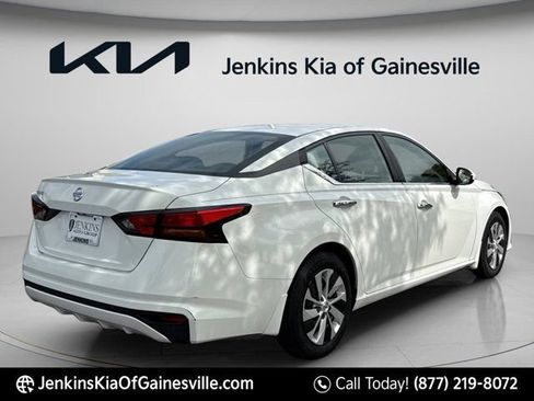 Used 2022 Nissan Altima 2.5 S FWD image 3