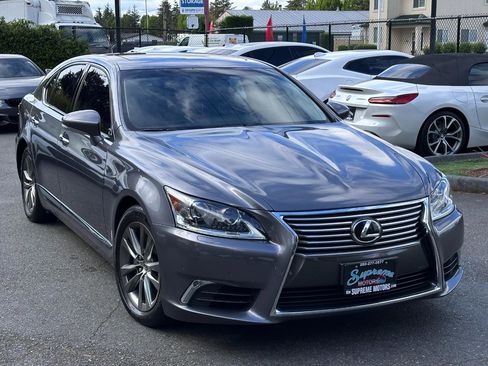 Used 2016 Lexus LS 460 w/ Comfort Package RWD image 29