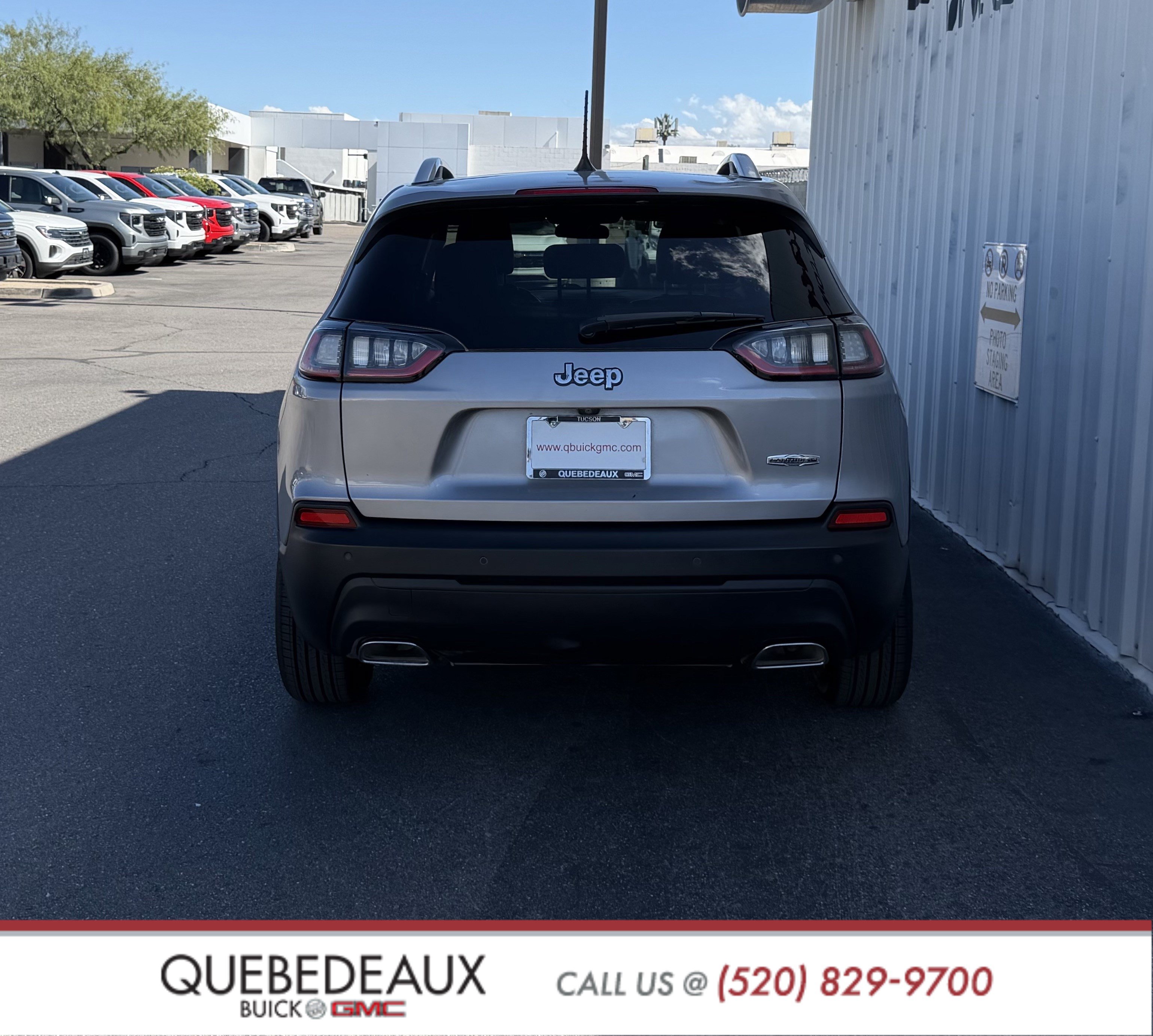 Used 2020 Jeep Cherokee Latitude Plus FWD image 3