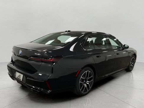 New 2026 BMW 760i xDrive image 3