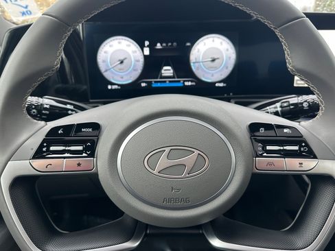 Used 2024 Hyundai Elantra SEL w/ Convenience Package image 23