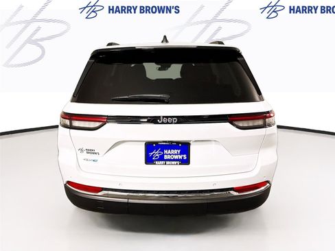 Used 2023 Jeep Grand Cherokee 4X4 image 32