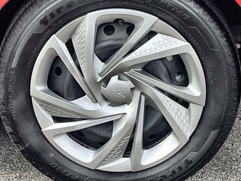 Certified 2025 Subaru Impreza 2.0i image 11