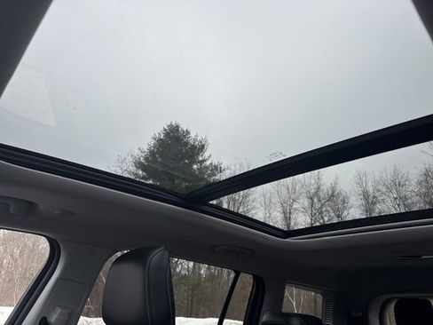 Used 2023 Jeep Grand Cherokee L Limited w/ Luxury Tech Group II image 34