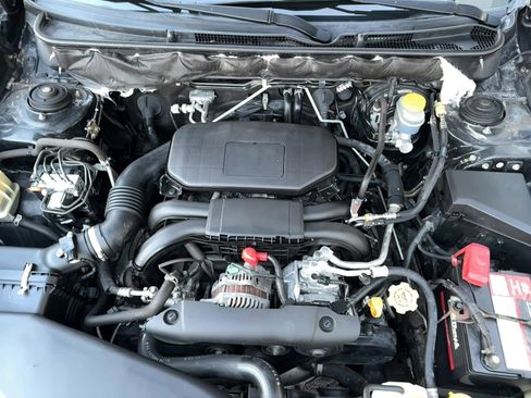 Used 2010 Subaru Outback 2.5i Limited w/ Popular Equipment Group 1B image 28