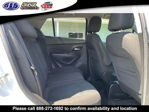 Used 2022 Chevrolet Trax LS w/ Tint and Cruise Package FWD image 14