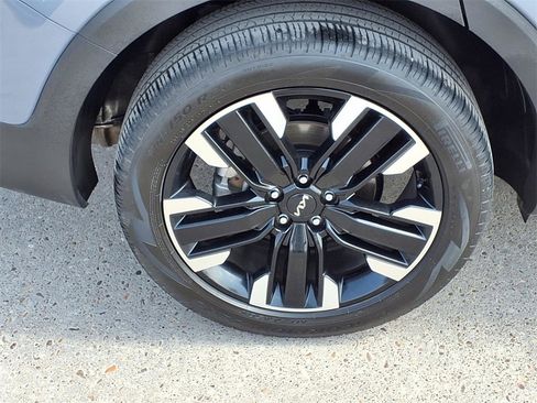 Used 2024 Kia Telluride SX image 9