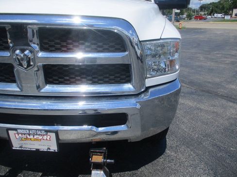 Used 2017 RAM 3500 Tradesman w/ Chrome Appearance Group AWD/4WD image 9