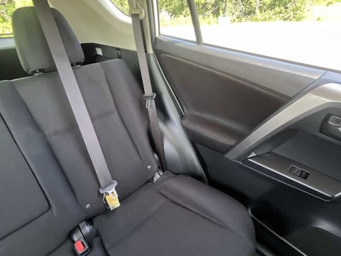 Used 2017 Toyota RAV4 LE AWD/4WD image 35