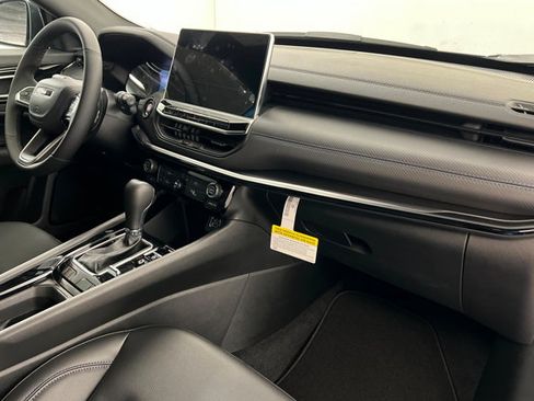 New 2026 Jeep Compass Latitude AWD/4WD image 24