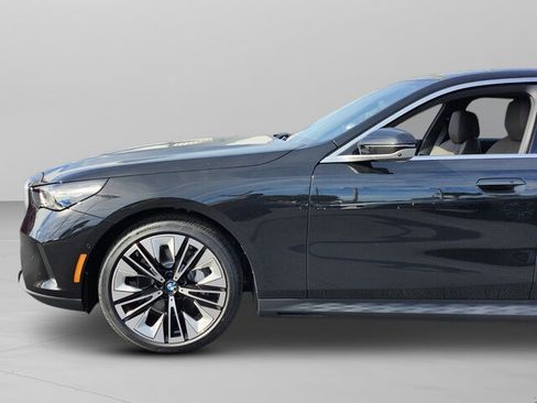 New 2026 BMW 530i RWD image 36