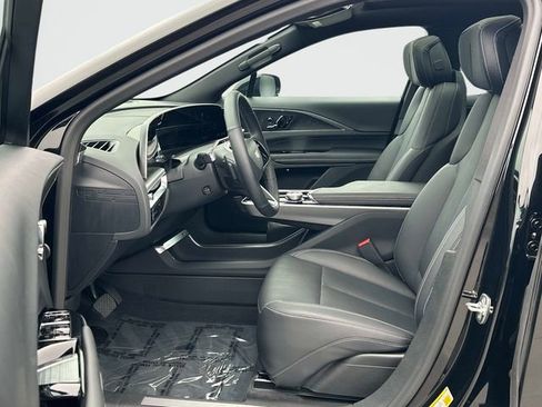 Used 2025 Cadillac Lyriq Sport w/ LPO, Floor Liner Package AWD/4WD image 16