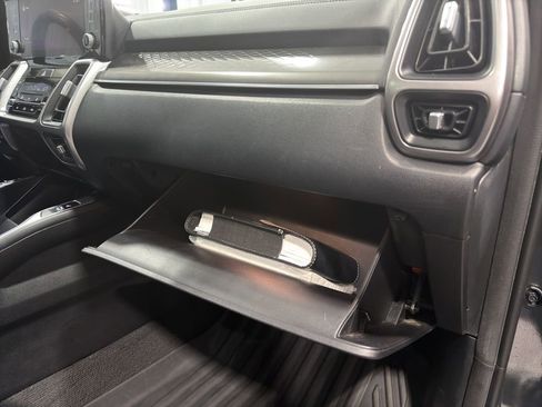 Used 2022 Kia Sorento S w/ Panoramic Sunroof Package image 18