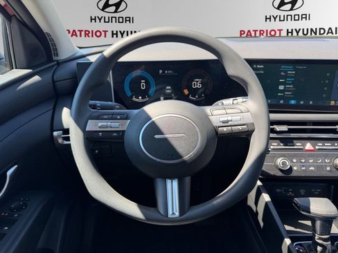 Used 2025 Hyundai Tucson SE FWD image 12