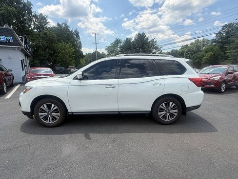 Used 2017 Nissan Pathfinder SV w/ Trailer Tow Package AWD/4WD image 7