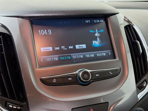 Used 2016 Chevrolet Cruze LT FWD image 18