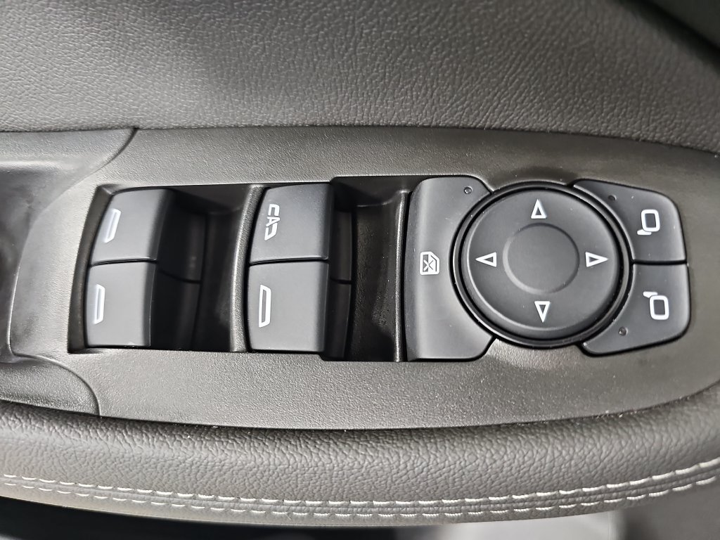 Certified 2024 Buick Encore GX Preferred w/ Comfort Package FWD image 33