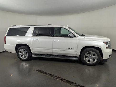Used 2017 Chevrolet Suburban Premier image 8