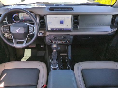 Used 2024 Ford Bronco Wildtrak image 14