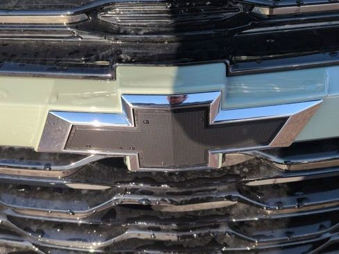 New 2026 Chevrolet Trax ACTIV w/ Sunroof Package FWD image 31