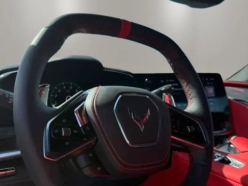 Used 2025 Chevrolet Corvette Z06 RWD image 30
