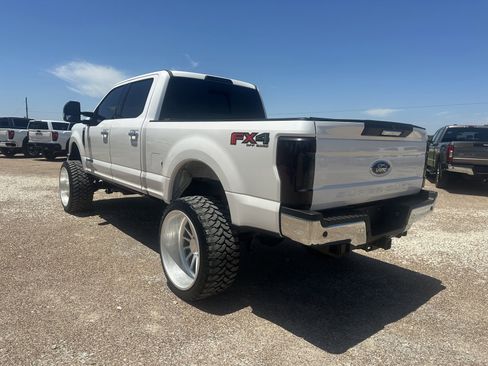 Used 2017 Ford F250 Lariat w/ Chrome Package AWD/4WD image 4