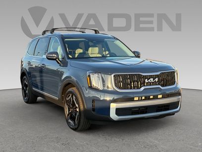 Used 2025 Kia Telluride EX w/ EX Captain's Chair Package