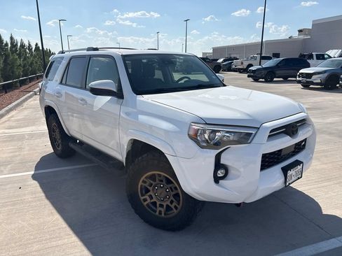 Used 2021 Toyota 4Runner SR5 AWD/4WD image 13