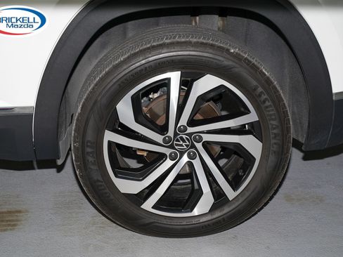 Used 2023 Volkswagen Atlas Cross Sport SEL AWD/4WD image 43