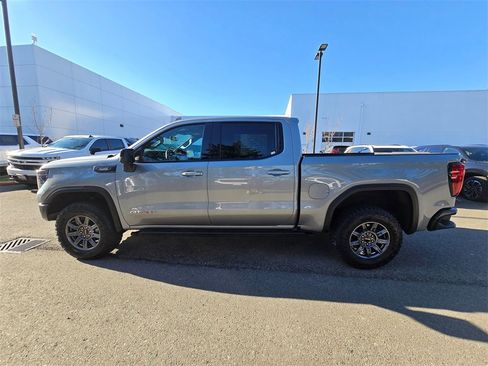 Used 2024 GMC Sierra 1500 AT4X image 2