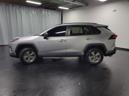 Used 2023 Toyota RAV4 LE AWD/4WD image 5