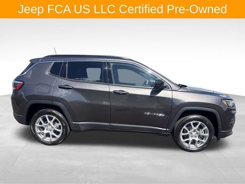 Certified 2023 Jeep Compass Latitude AWD/4WD image 2
