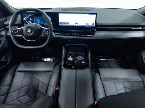 Used 2026 BMW 530i xDrive w/ Premium Package image 21