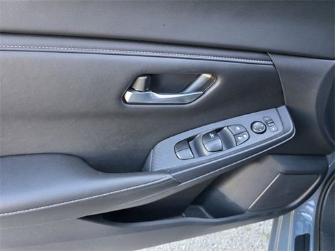 Used 2024 Nissan Sentra SV image 8