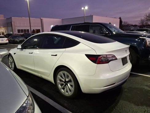 Used 2021 Tesla Model 3 Long Range image 2