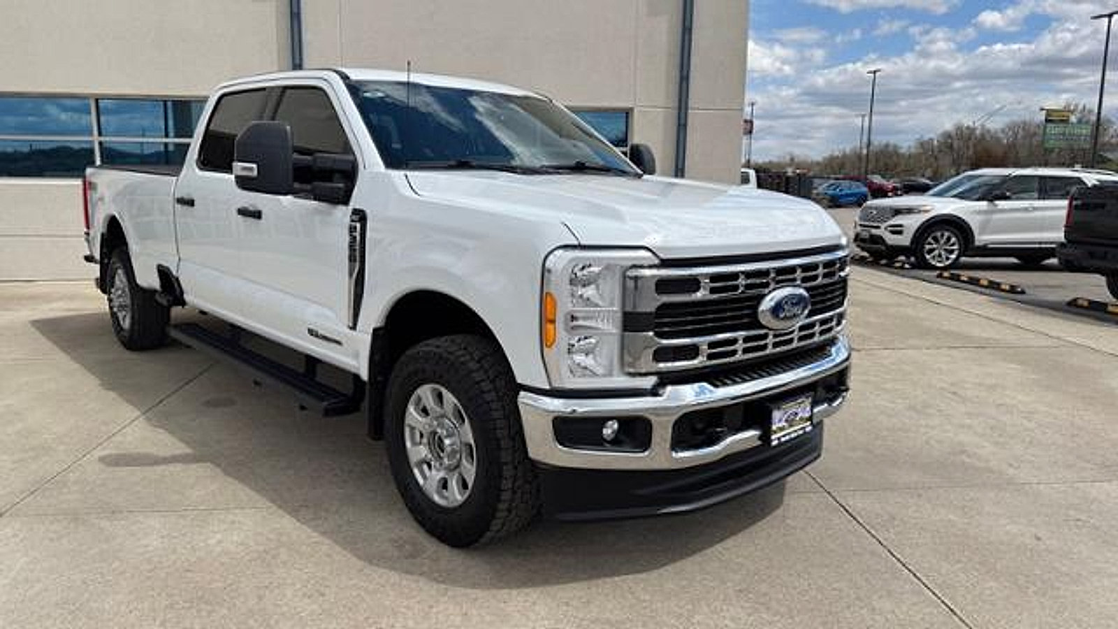 Used 2023 Ford F350 XLT w/ FX4 Off-Road Package AWD/4WD image 8