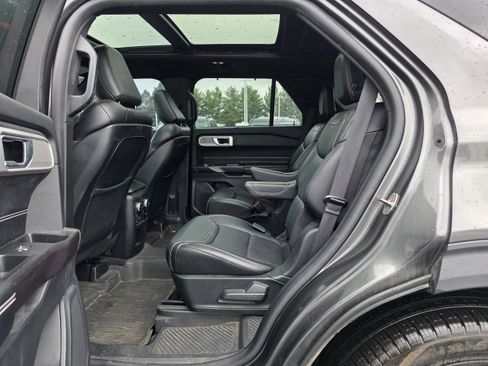 Used 2020 Ford Explorer ST w/ ST Street Pack image 11