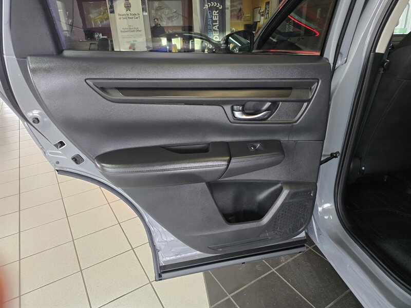 Used 2025 Honda CR-V LX image 10