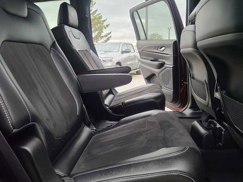 Used 2024 Jeep Grand Cherokee L Laredo AWD/4WD image 23