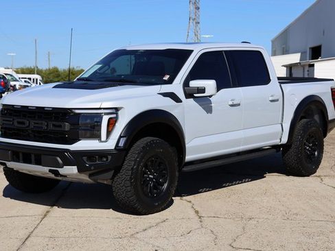 Used 2025 Ford F150 Raptor image 3