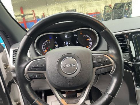 Used 2021 Jeep Grand Cherokee Limited image 13