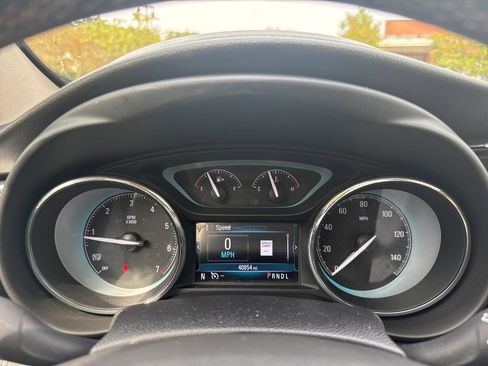 Used 2017 Buick Envision Essence image 18