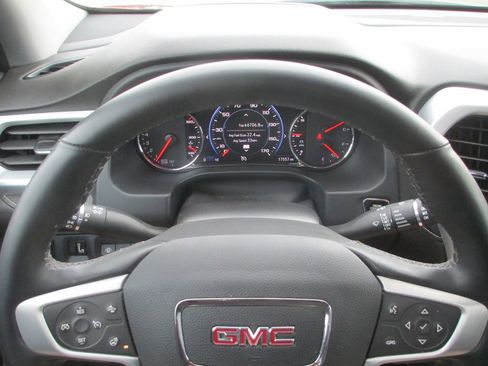 Used 2023 GMC Acadia SLT w/ Technology Package image 34